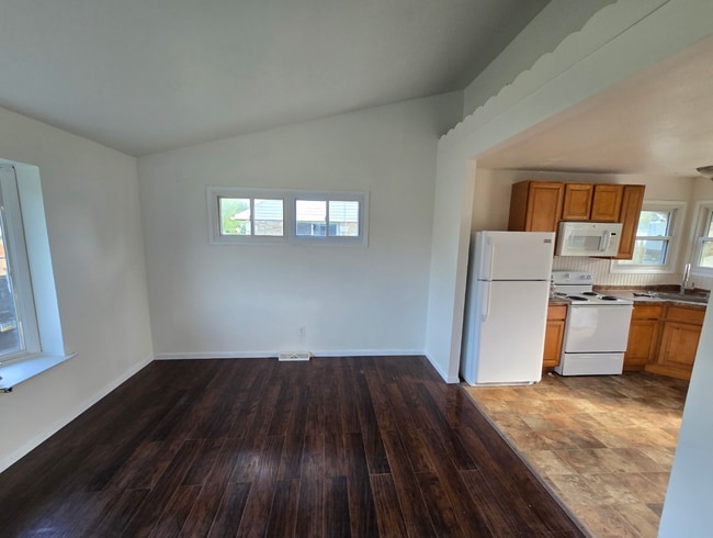 Building Photo - Three Bedroom Home-Bristol Township