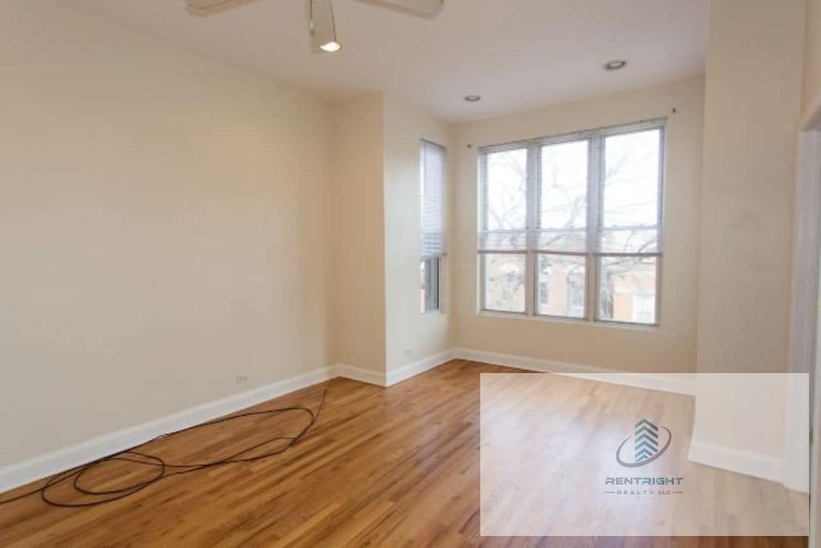 Building Photo - 1411 W Erie St