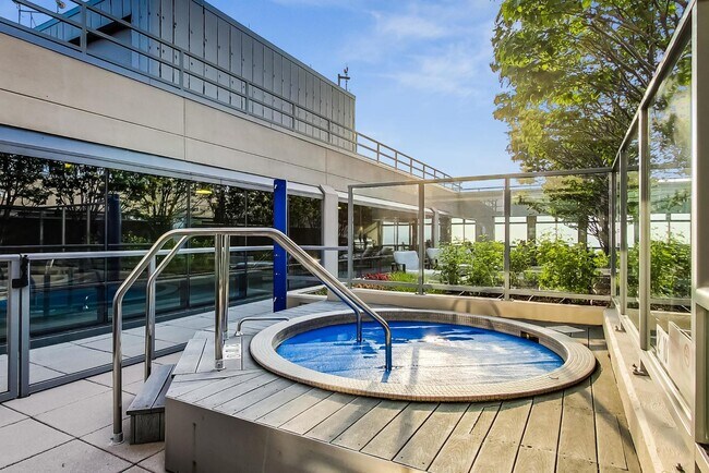 Building Photo - 65 E Monroe St