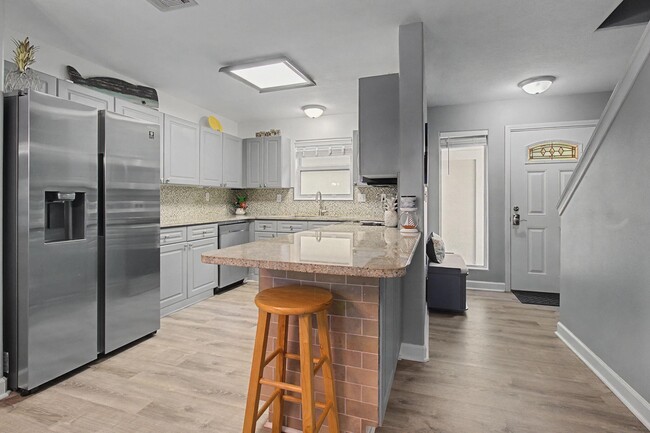 Building Photo - 234 Pelican Pl