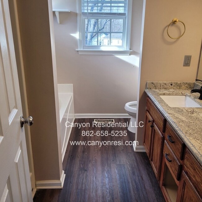 Building Photo - 4396 Moat Dr