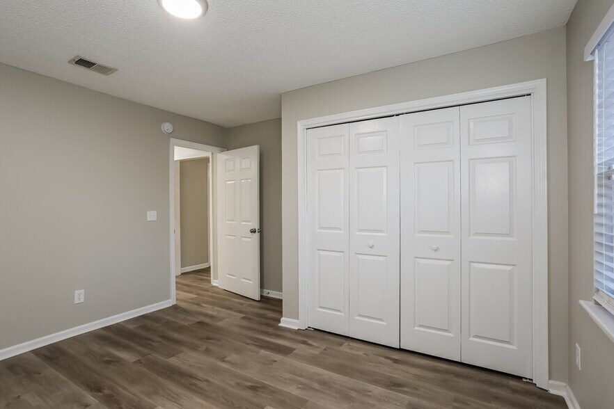 Building Photo - 12419 Long Lake Dr N