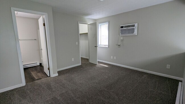 Building Photo - MN Cedar Village (785)