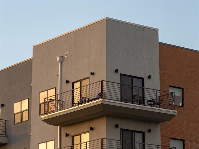 Building Photo - 6444 Burnet Rd