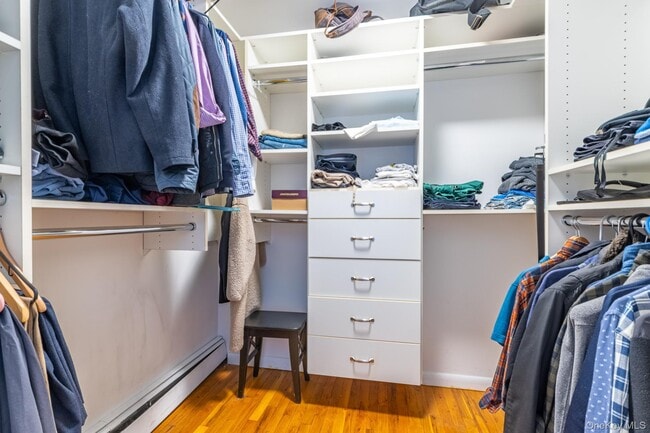 Building Photo - 977 Woodcliff Dr