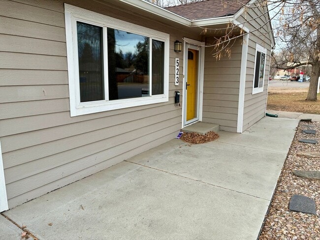 Building Photo - 6 Month lease special, $200/mo off per month! Priced at $1795 after discount. Cute House For Rent...