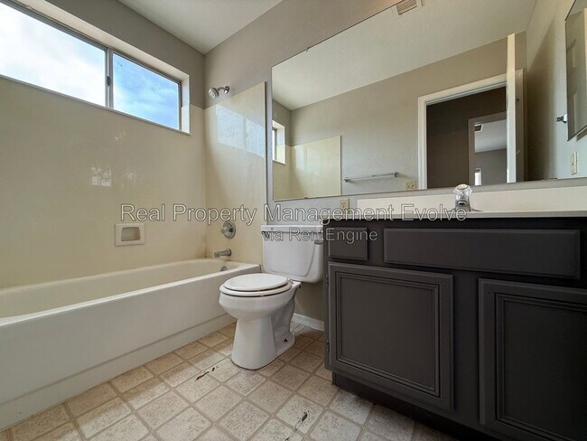 Building Photo - 3725 E Taro Ln