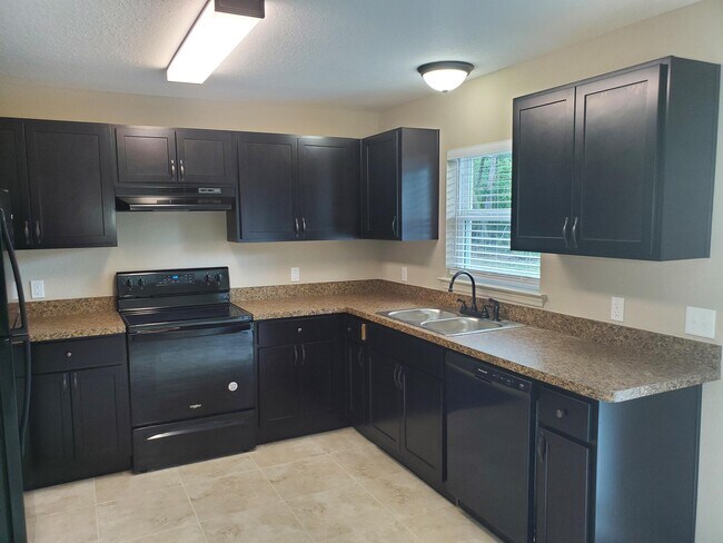 Building Photo - 528 Marion Oaks Ln