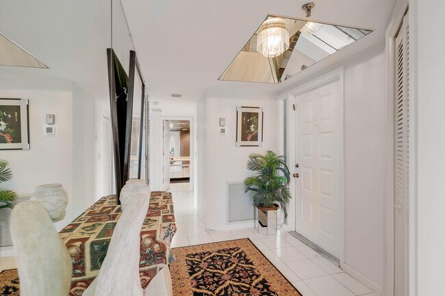 Building Photo - 5279 Fountains Dr S