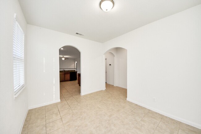 Building Photo - 9526 Opal Gates Dr