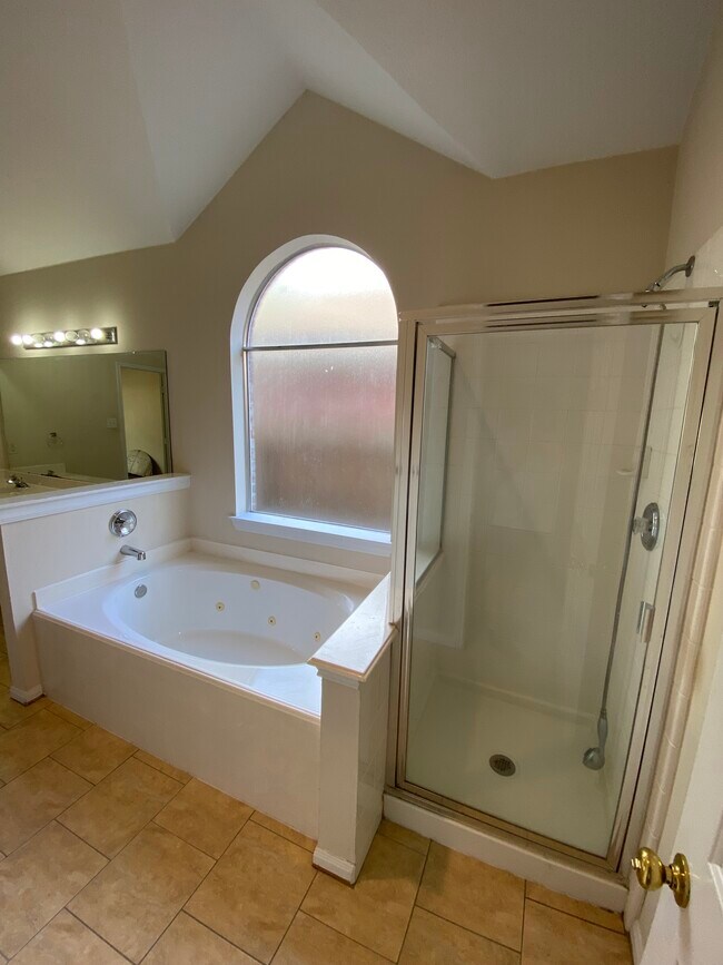 Building Photo - 16534 Wheatfield Dr