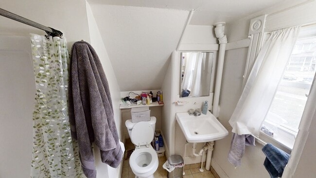 Building Photo - 1110 Granger Ave