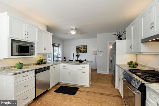 Building Photo - 30 Vandeventer Ave