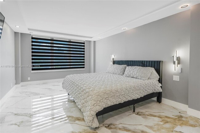 Building Photo - 3800 S Ocean Dr
