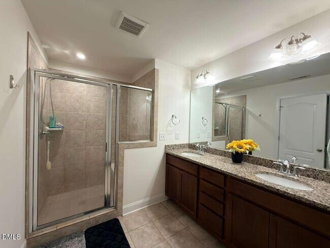 Building Photo - 735 Lampwick Ln