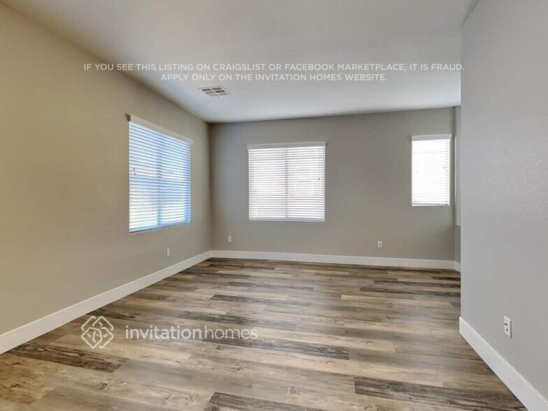 Building Photo - 731 Taliput Palm Pl