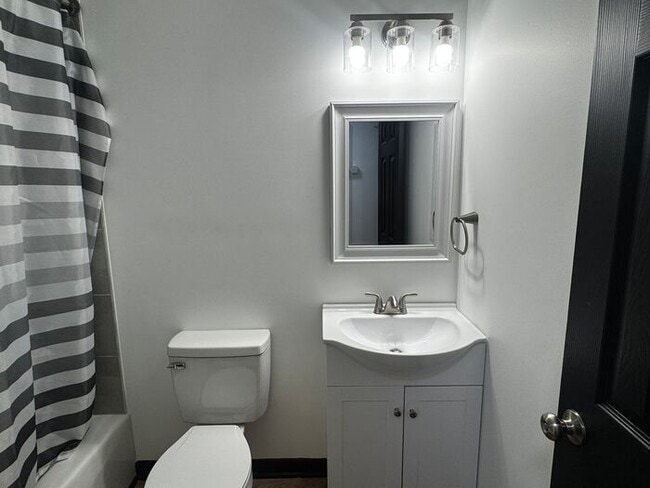 Building Photo - Updated 4 Bedroom Ranch in Established Nei...