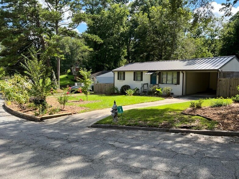 Building Photo - 375 Cologne Dr SE