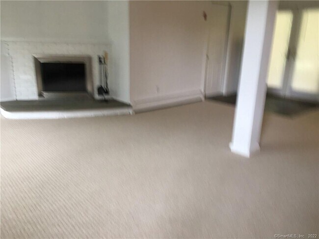 Building Photo - 17 Cottontail Rd