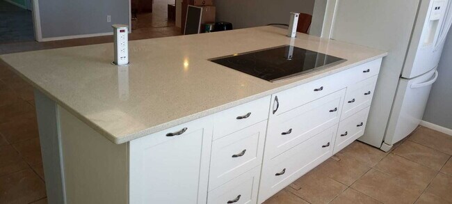 Building Photo - 5-Bedroom Pool Home with 2 Full Baths - Spacious 2373 Sq Ft Home in Englewood's Prime Location!"