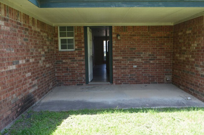 Building Photo - 4504 Mattie Dr