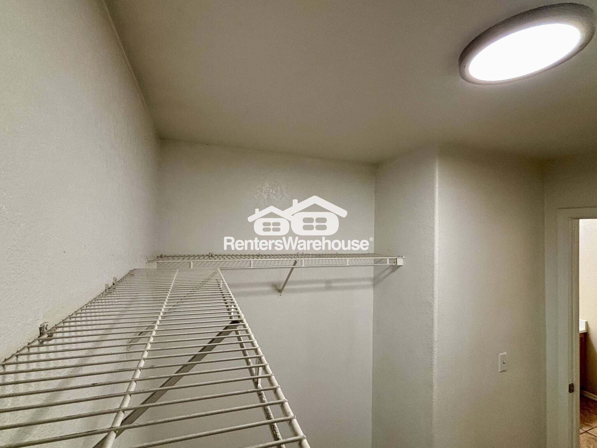 Building Photo - 2607 S 71st Dr