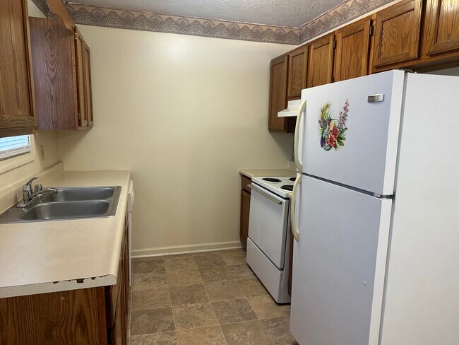 Building Photo - 200 McDaniel Ave