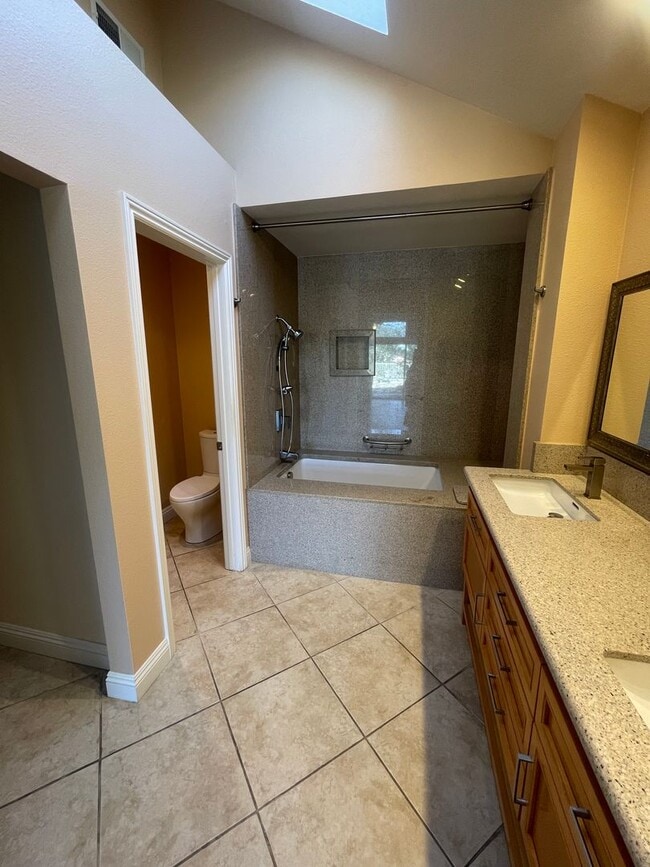 Building Photo - Spacious 2 Bed, 2 Bath House in Prestigious Coto de Caza For Rent!