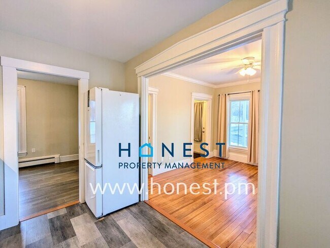 Building Photo - 18 Warren St