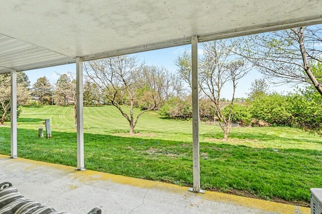 Building Photo - Two bedroom, one bathroom interior townhome in Mechanicsburg near Lisburn Rd.