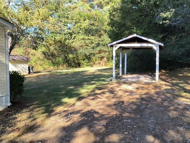 Building Photo - 715 Northview Cir