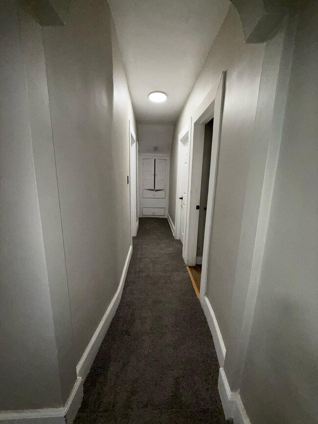 Building Photo - Bright & Cozy 3-Bed Duplex for Rent in Detroit