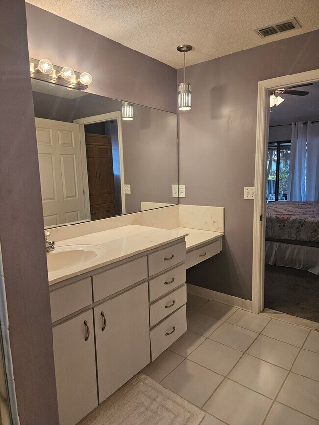 Building Photo - 2 BEDROOM 2 BATH HOME IN  PELICAN BAY GATED COMMUNITY