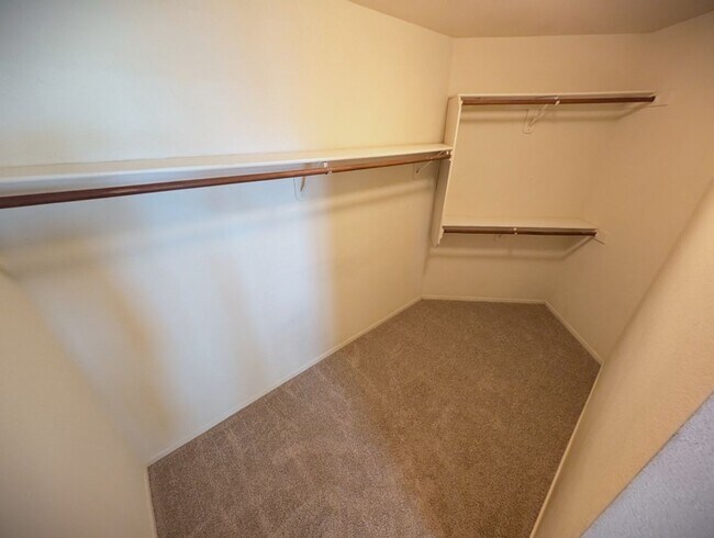 Building Photo - 2704 N Ontario Dr