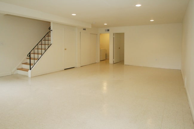 Building Photo - 1 Carriage Way