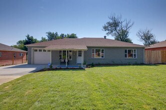 Building Photo - FANTASTIC Bungalow Style Ranch Home