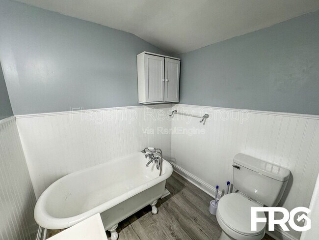 Building Photo - 914 Seaboard St