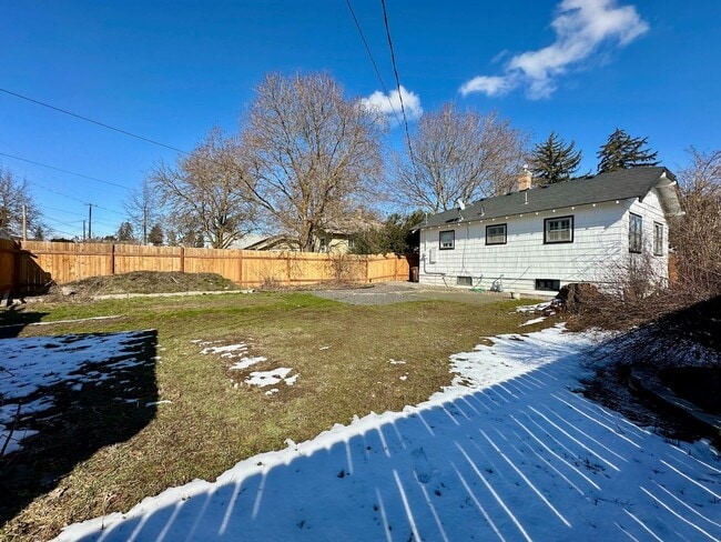 Building Photo - Ideally Located and Updated 3 Bed 1 Bath Spokane Home w/ Large Detached Garage/Shop Near Garland ...