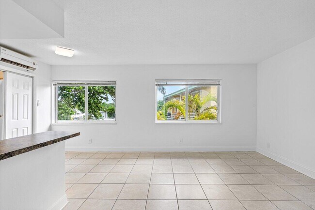 Building Photo - 391 SE 19th Ave