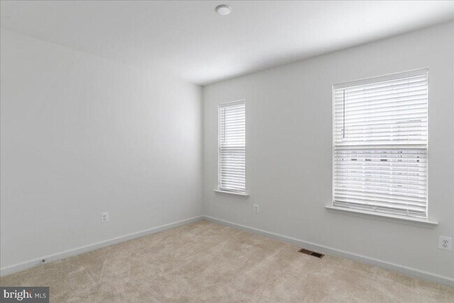 Building Photo - 21 Stafford Pl