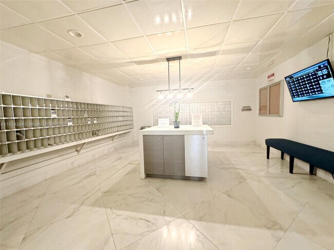 Building Photo - 3850 Galt Ocean Dr