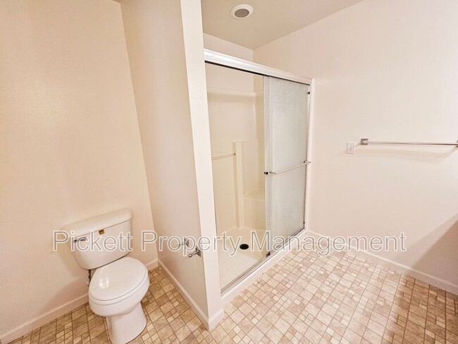 Building Photo - 5206 Del Tormey Pl SE