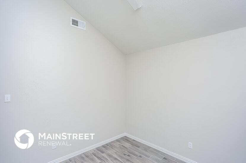 Building Photo - 7212 Blackthorn Dr