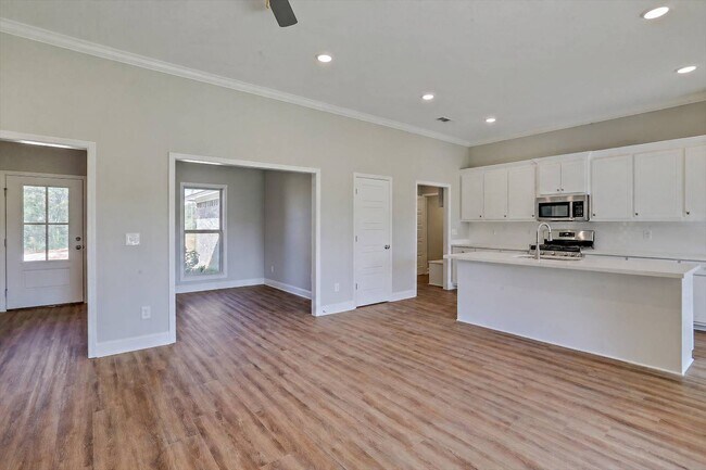 Building Photo - 577 Patrick Farms Dr