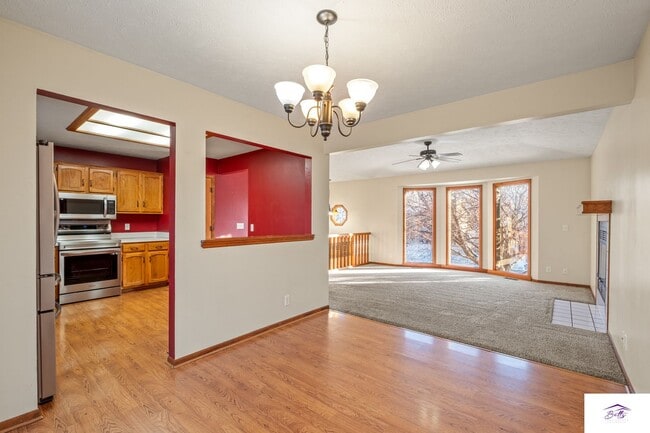 Building Photo - WELCOME HOME!