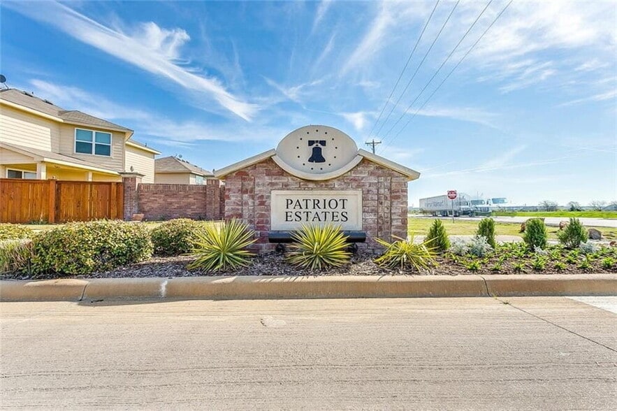 Building Photo - 214 Julian Davis Dr