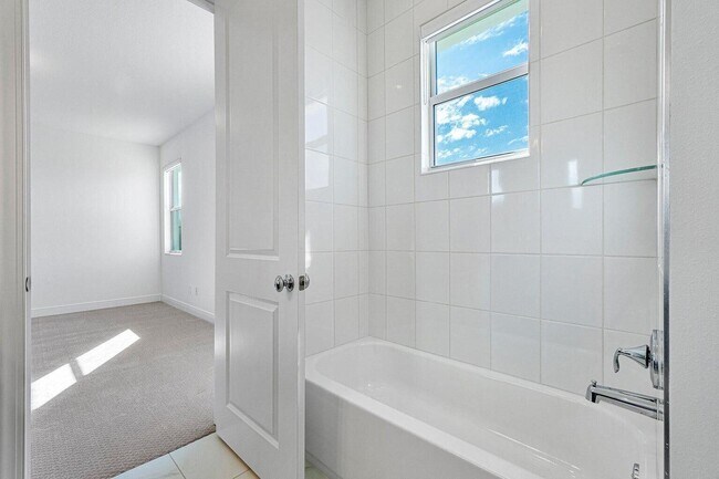 Building Photo - 4202 Mendel Ln