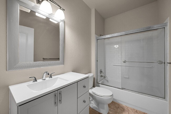 Building Photo - $2,095.00, 3-bed + Bonus room, 2.5 bath, l...