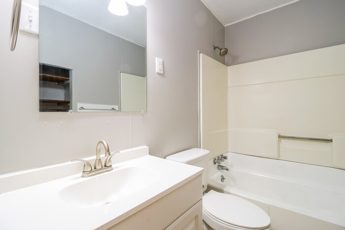 Building Photo - 6917 Sayler Ave