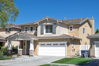 Building Photo - 778 Entrada Dr